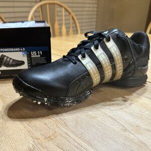 golf shoes